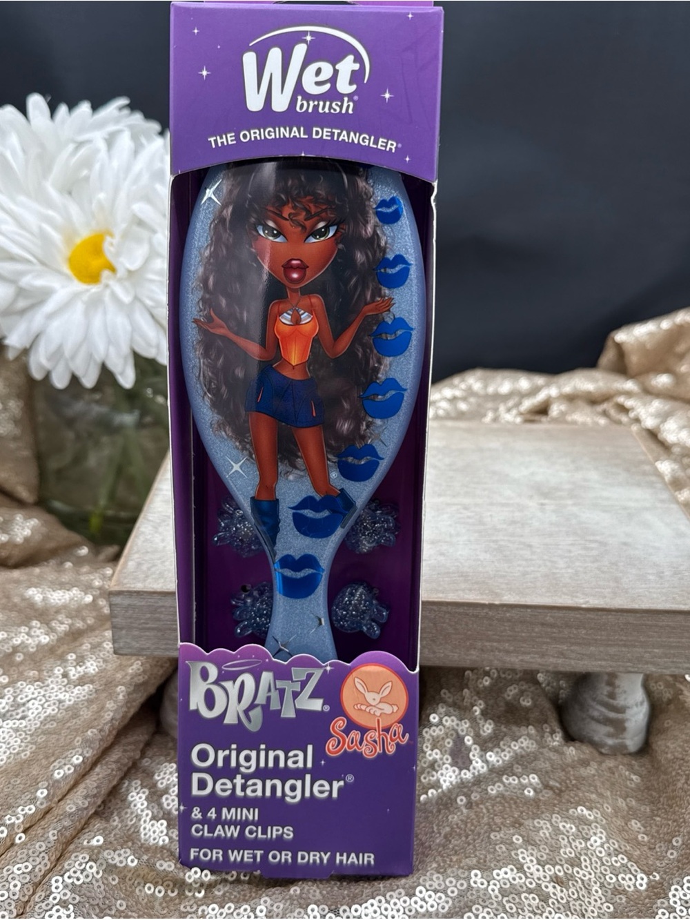 Bratz Sasha Original Detangler wet brush - Blue with 4 clips